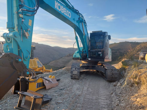 Kobelco 210-11
