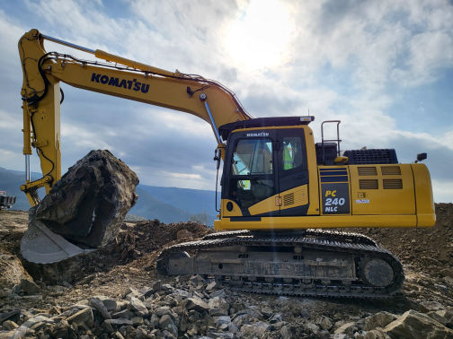Komatsu PC-240 - 11