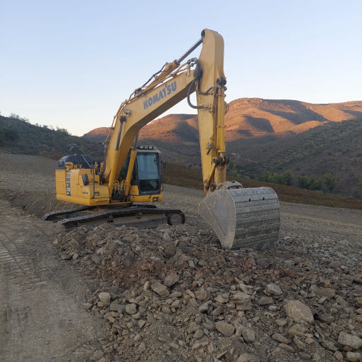 Komatsu PC210