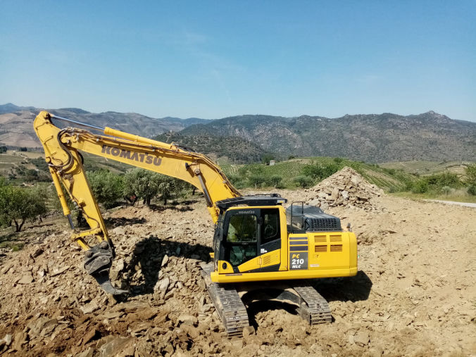 Komatsu PC210