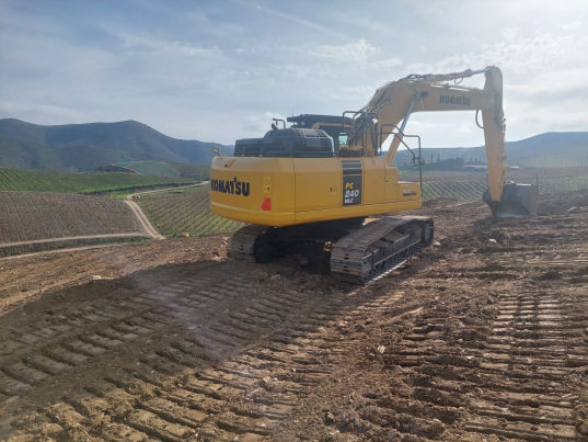 Komatsu PC-240 - 11